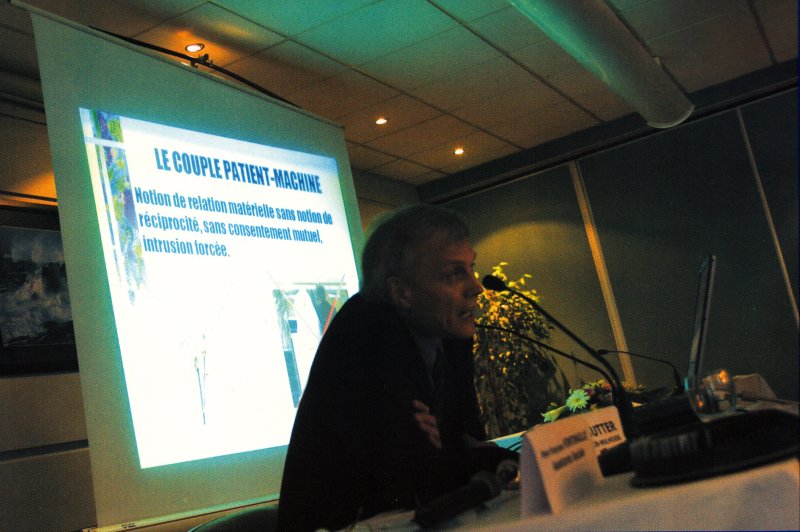 Conférence sur la relation entre le patient et la machine